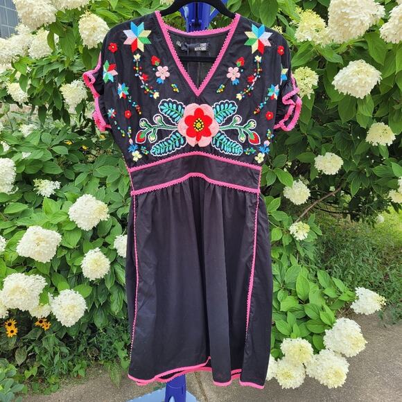 Love Moschino Dresses & Skirts - NWT Love Moschino Boho Embroidered Beaded Floral Black Dress Puff Sleeves size 6